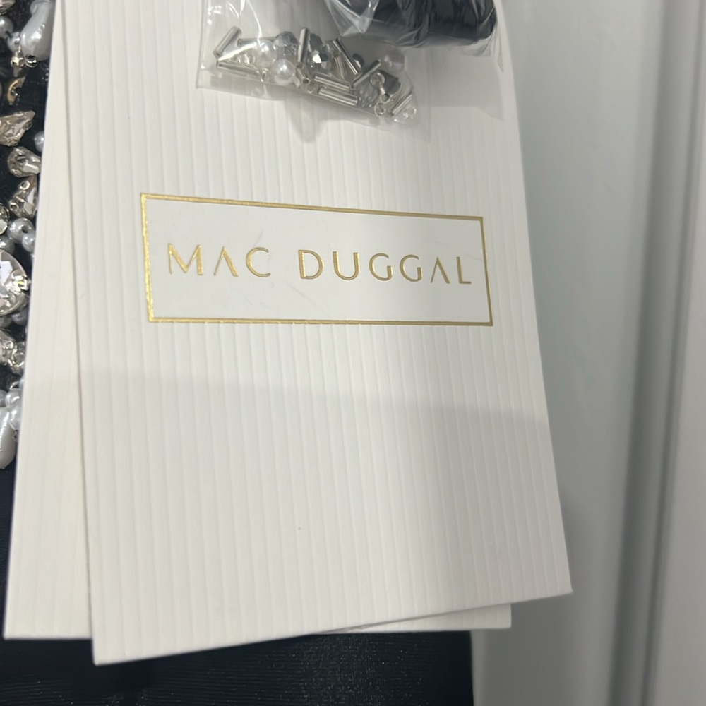 MAC DUGGAL DRESS - Picture 9 of 15